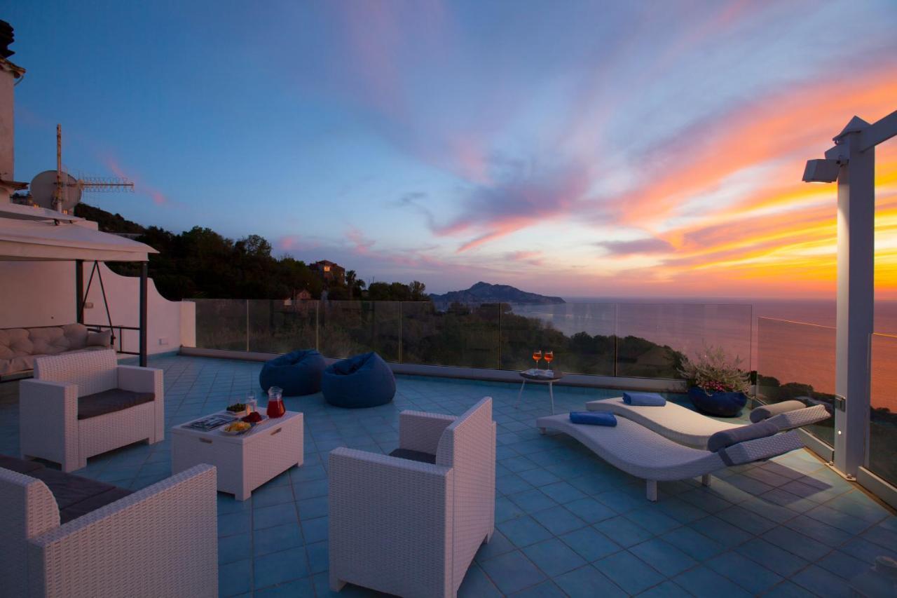 Villa Venus In Penisola Sorrentina มัสซาลูเบรนเซ ภายนอก รูปภาพ