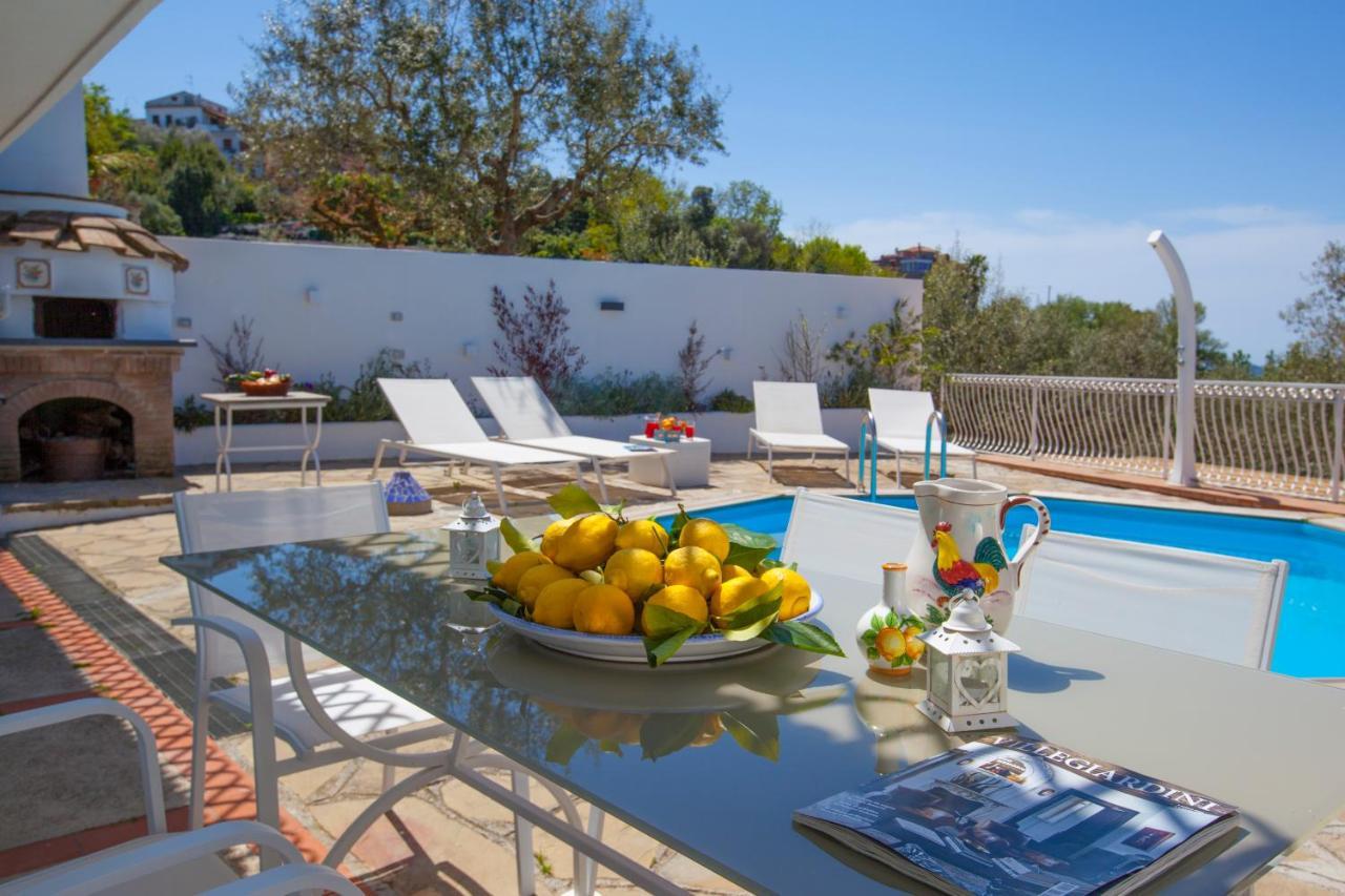 Villa Venus In Penisola Sorrentina มัสซาลูเบรนเซ ภายนอก รูปภาพ